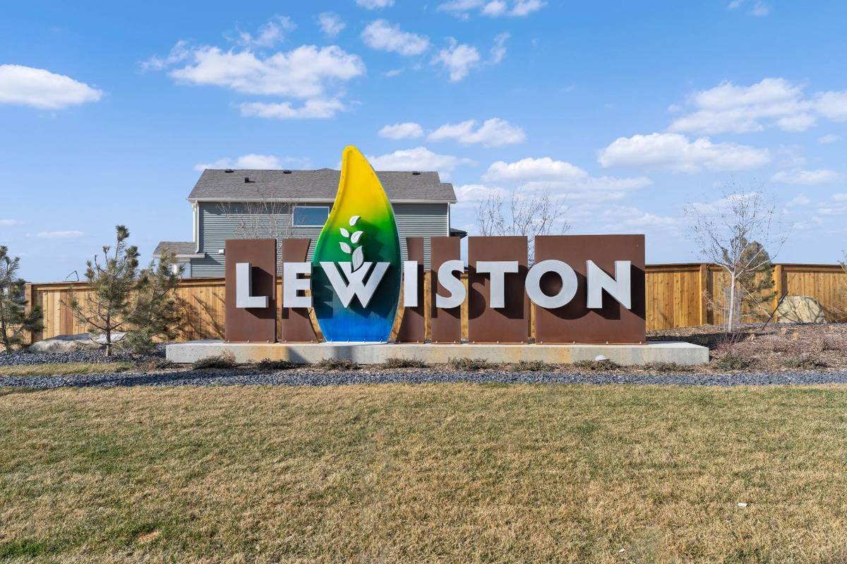 Calgary, AB T3P 2H8,114 Lewiston WAY Northeast