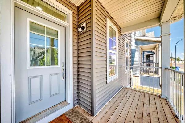 Calgary, AB T3S 0G7,37 LAVENDER Passage SE