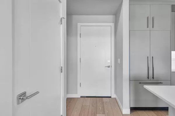 Calgary, AB T3H6M1,8230 Broadcast AVE #412