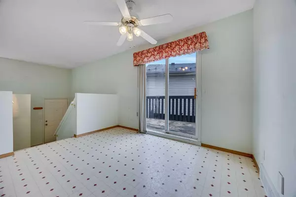 Calgary, AB T2A7T3,187 Applebrook CIR Southeast