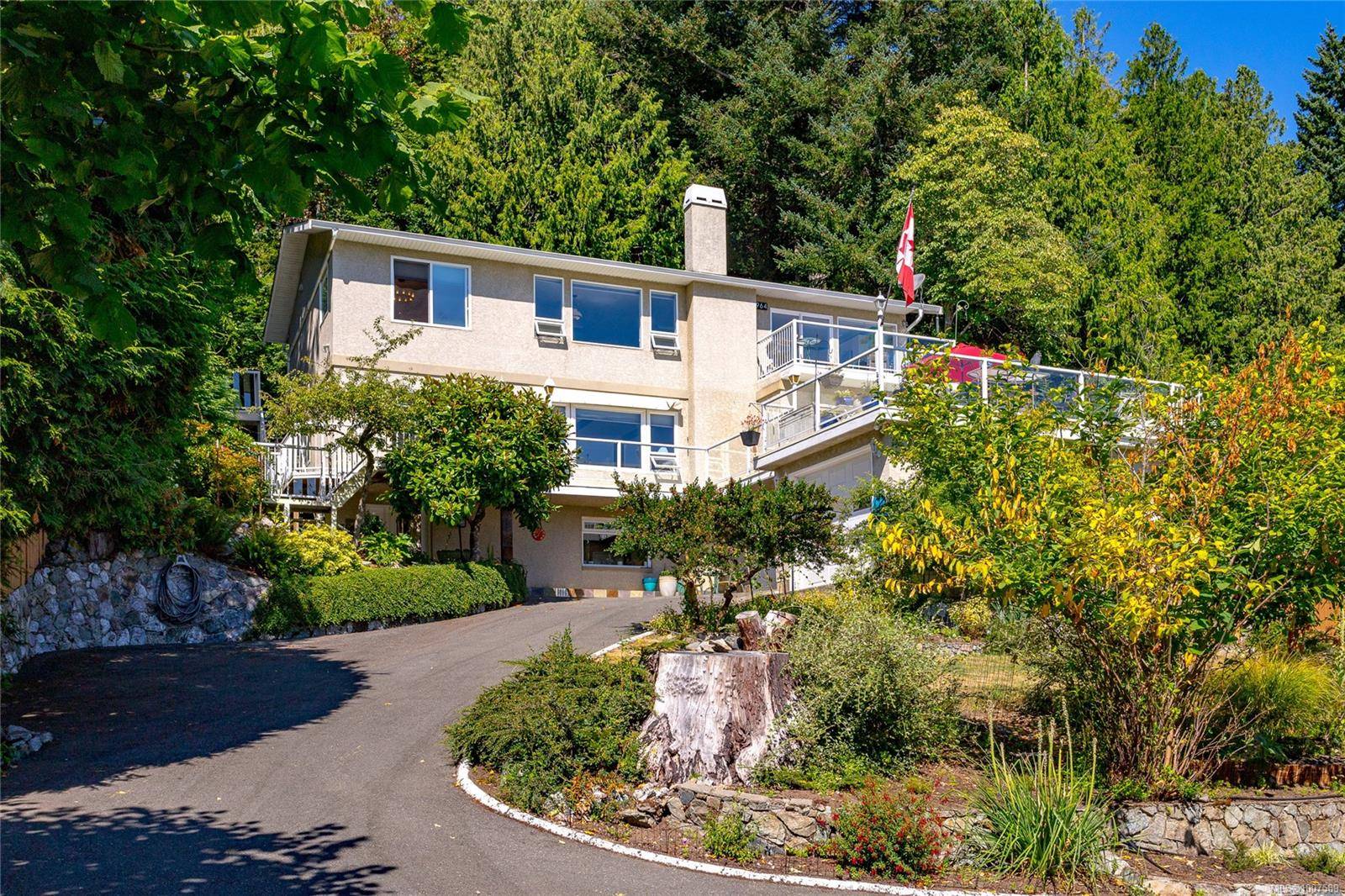 4964 Lochside Dr, Saanich, BC V8Y 2E4