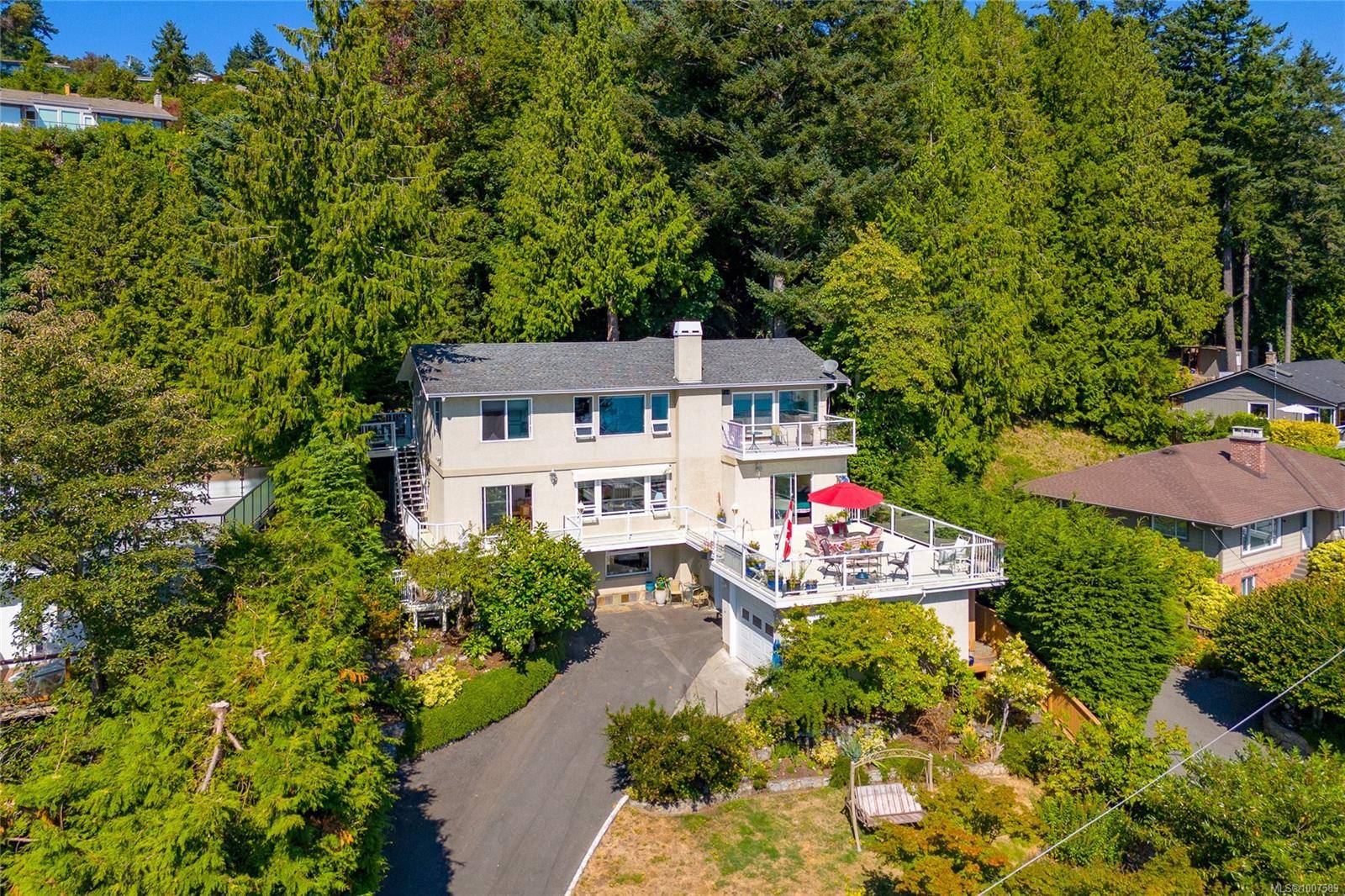 Saanich, BC V8Y 2E4,4964 Lochside Dr