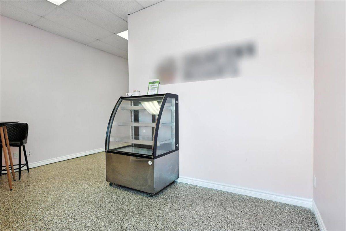 Oshawa, ON L1J 8P7,1143 Wentworth ST W #102