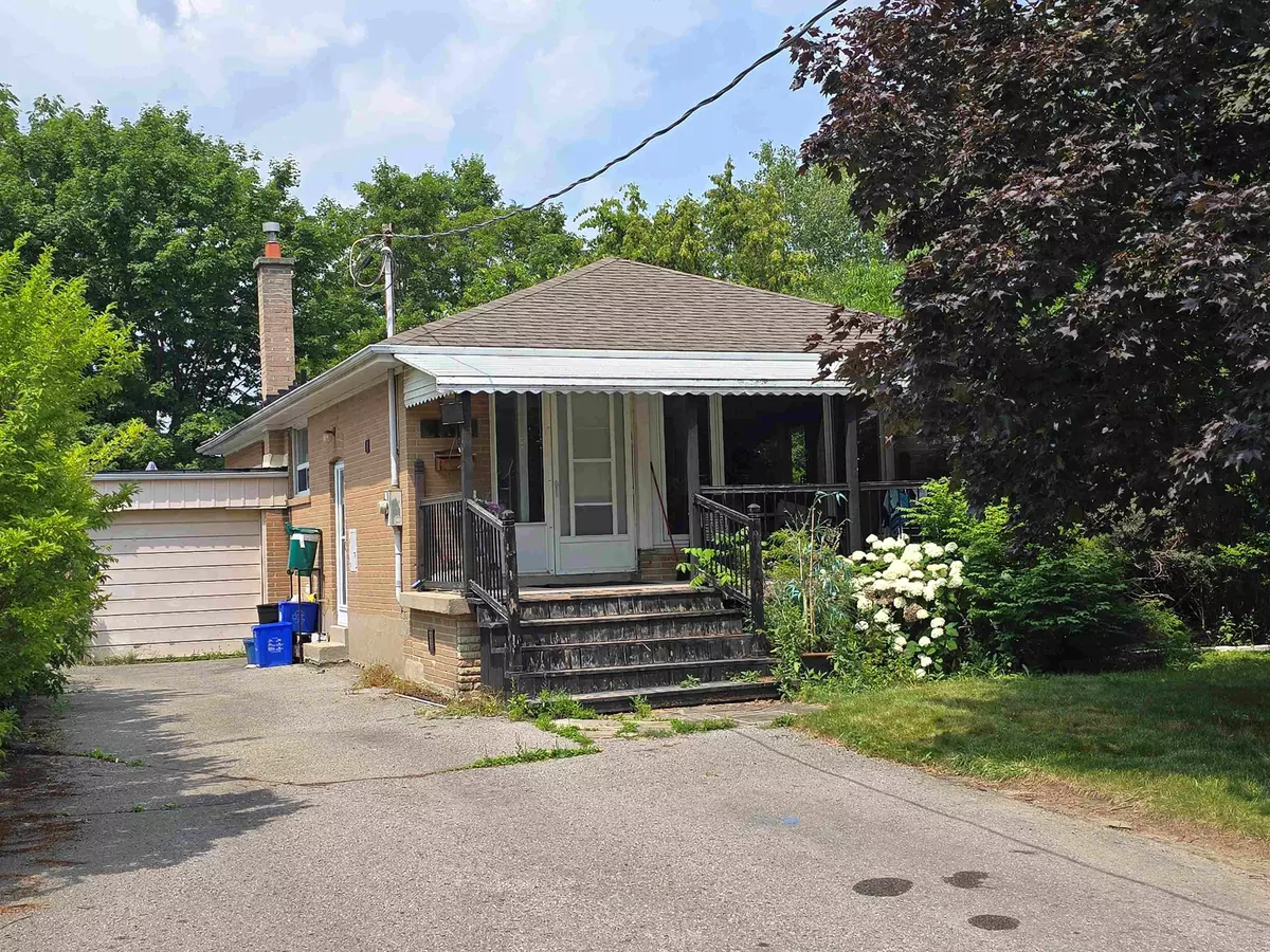 Richmond Hill, ON L4C 1E7,433 Fernleigh CIR S
