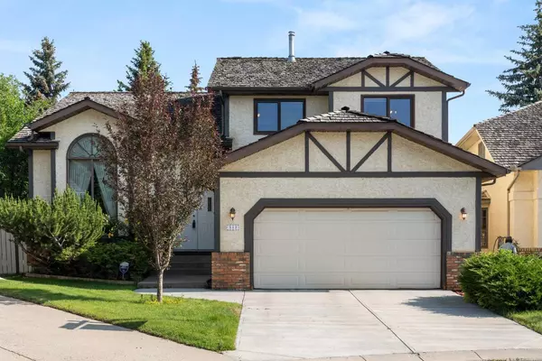 317 Woodbriar PL SW, Calgary, AB T2W 6A9