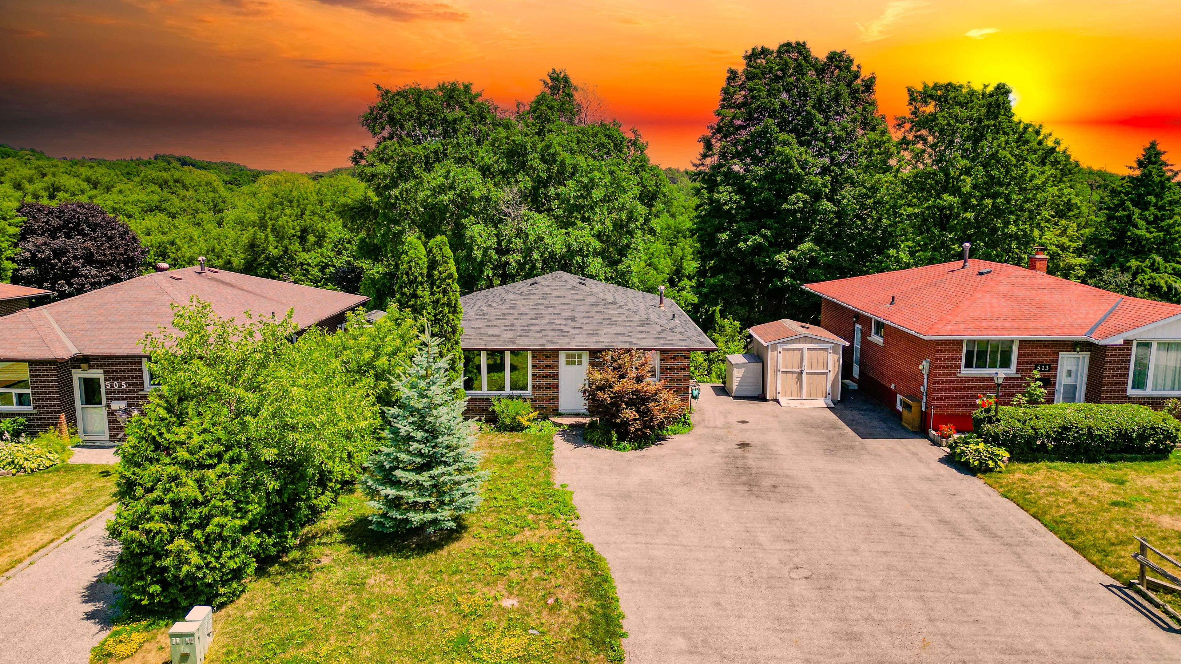 Oshawa, ON L1H 3K8,509 Tennyson CT