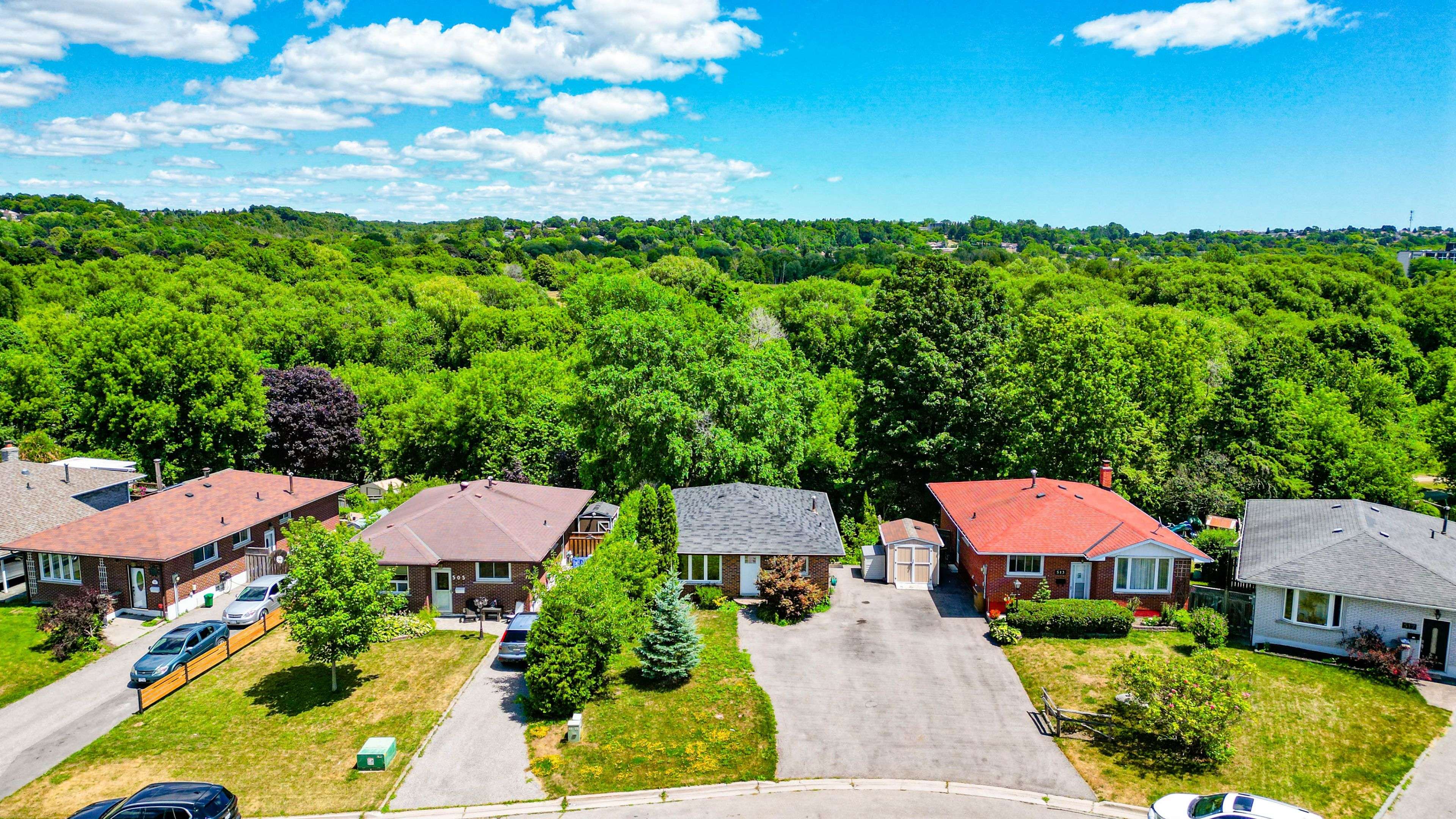 Oshawa, ON L1H 3K8,509 Tennyson CT