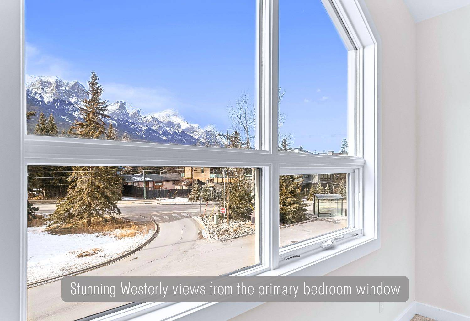 Canmore, AB T1W 2G4,838 5th ST #2