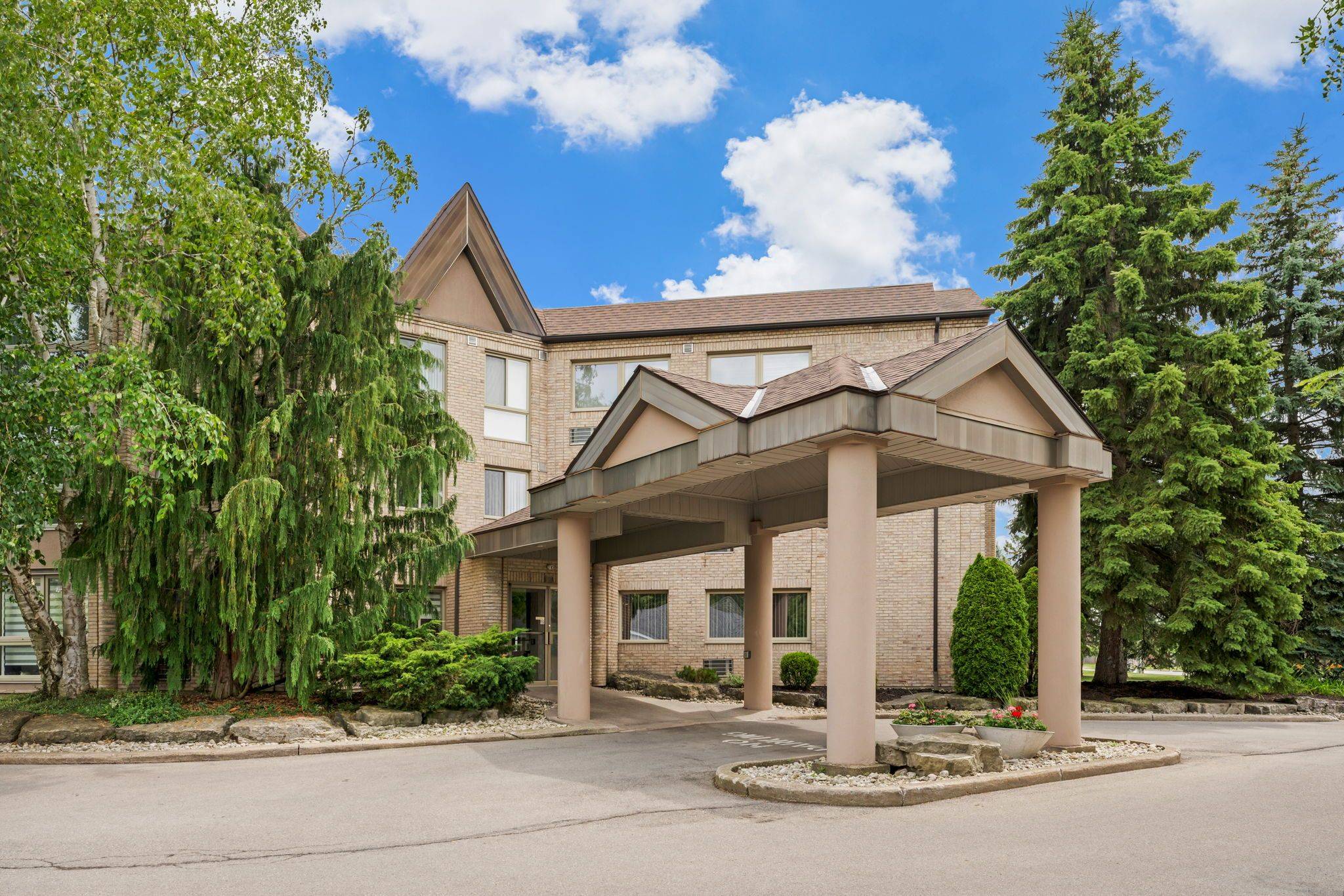 3364 Montrose RD #303, Niagara Falls, ON L2E 6S4