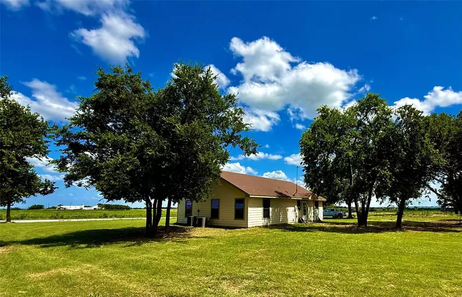 665 CR 405, Gainesville, TX 76240