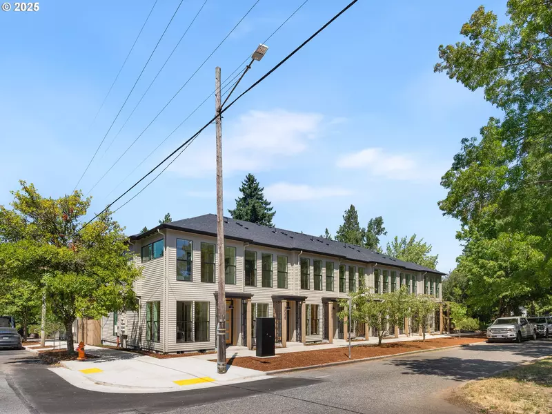 3017 NE Ainsworth AVE #5, Portland, OR 97211