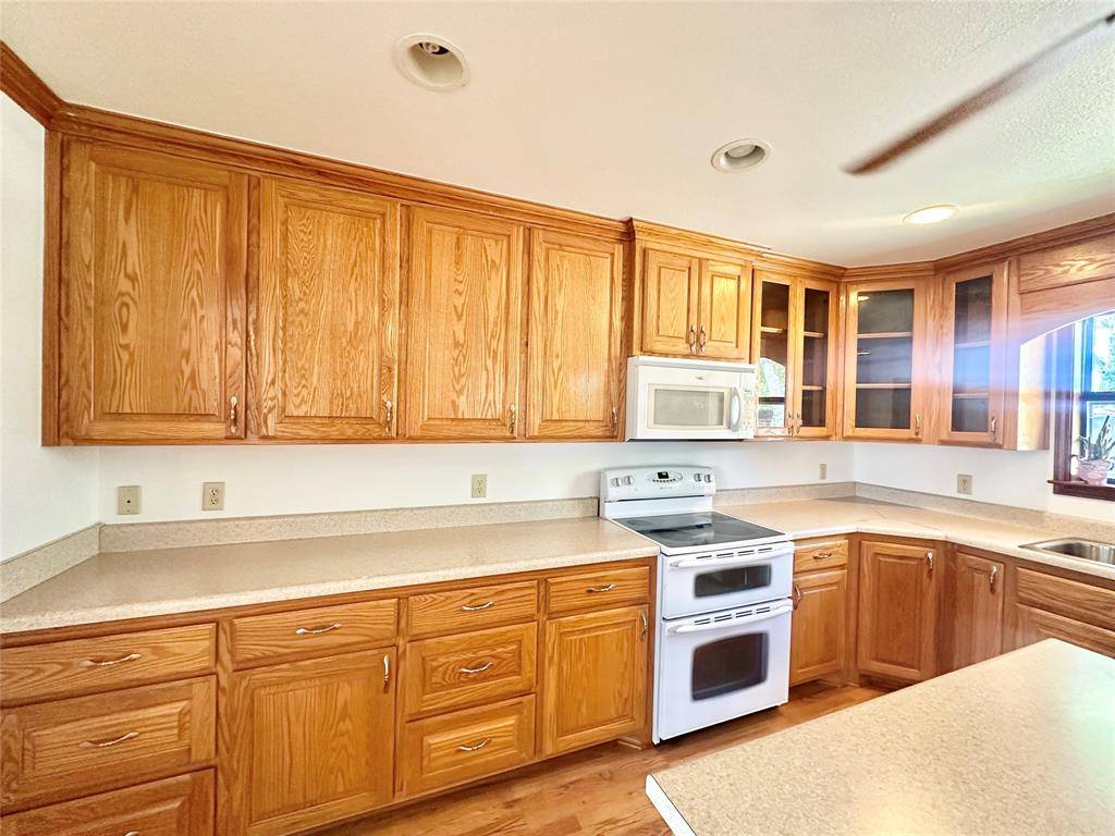 Gainesville, TX 76240,665 CR 405