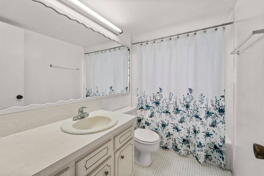 Miami Beach, FL 33141,6855 Abbott Ave #301
