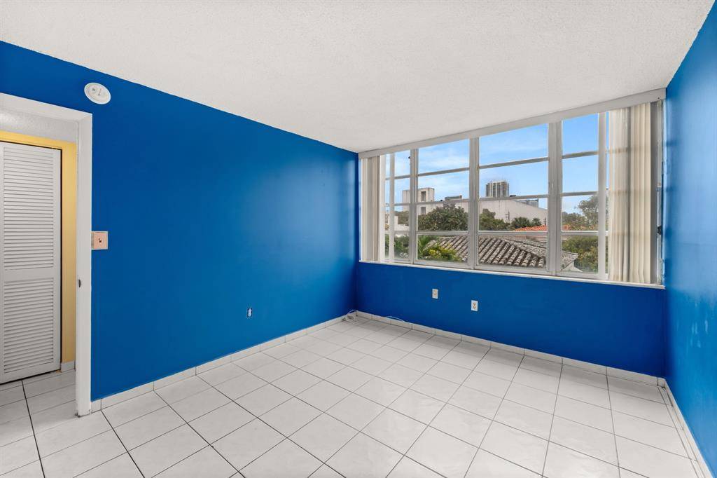 Miami Beach, FL 33141,6855 Abbott Ave #301