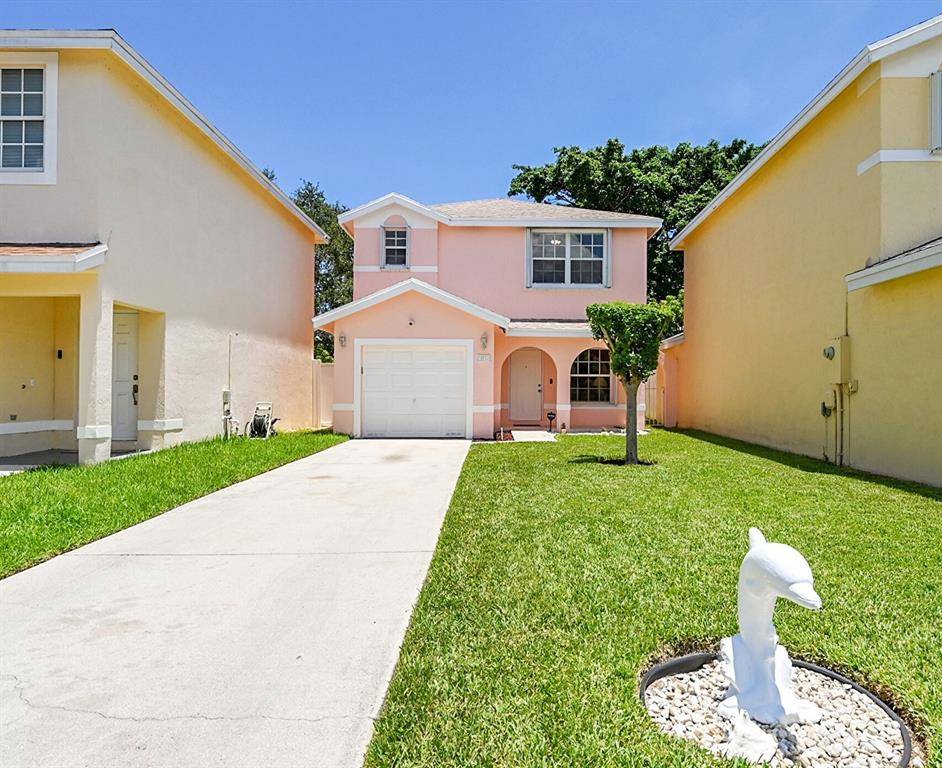 4042 Eastridge Cir, Deerfield Beach, FL 33064