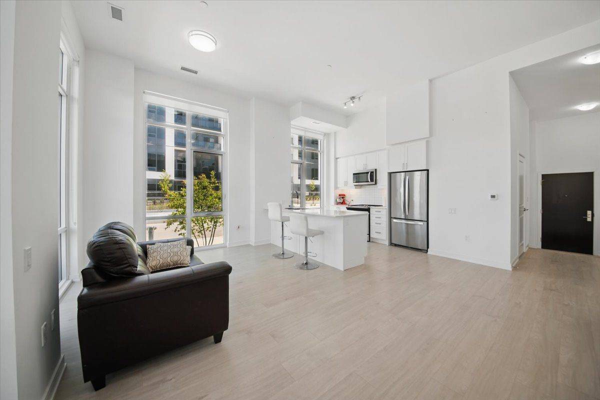 Mississauga, ON L4Z 0C6,8 Nahani WAY #124