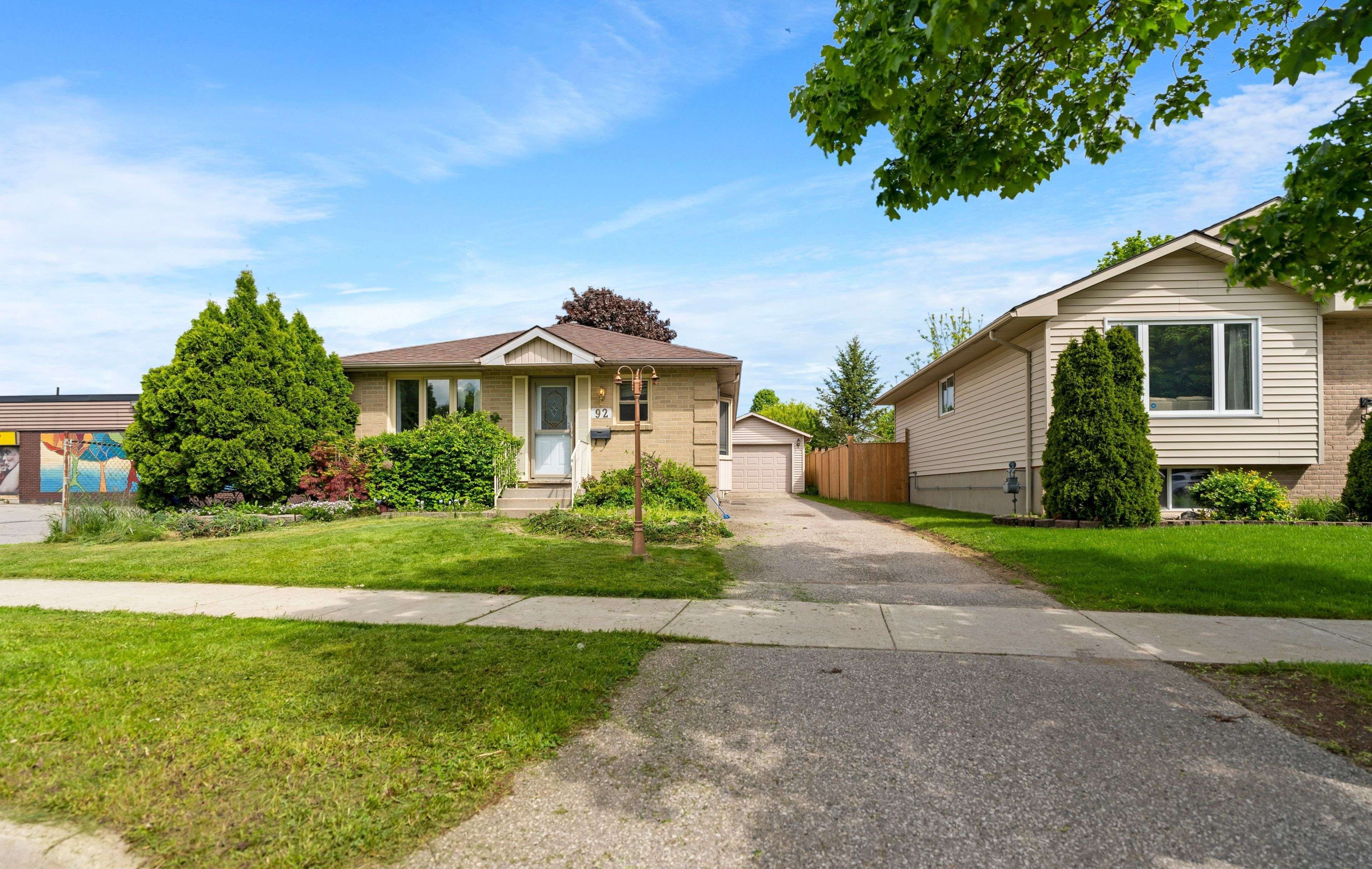 92 Ardsley RD, London North, ON N6G 3W4