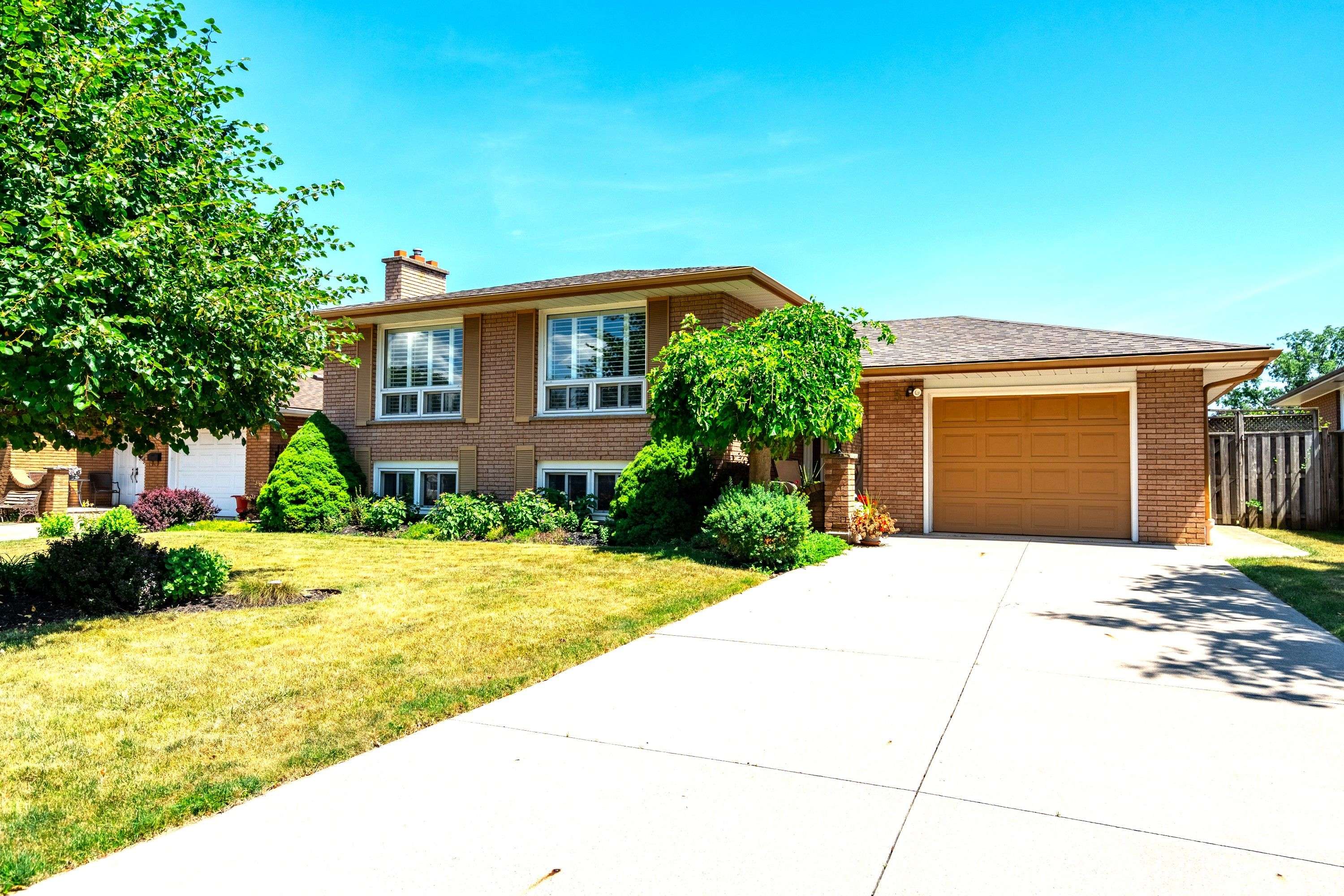 5 Rouge Hill CT, Hamilton, ON L8K 5H9
