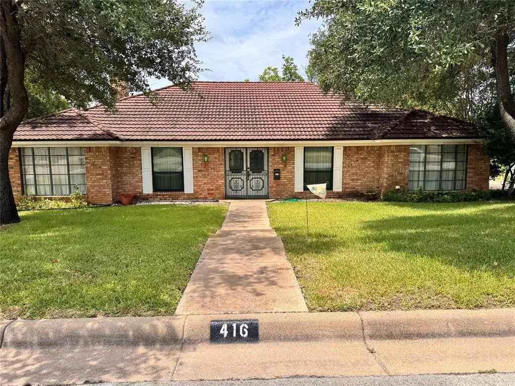 Fort Worth, TX 76103,416 Green River Trail