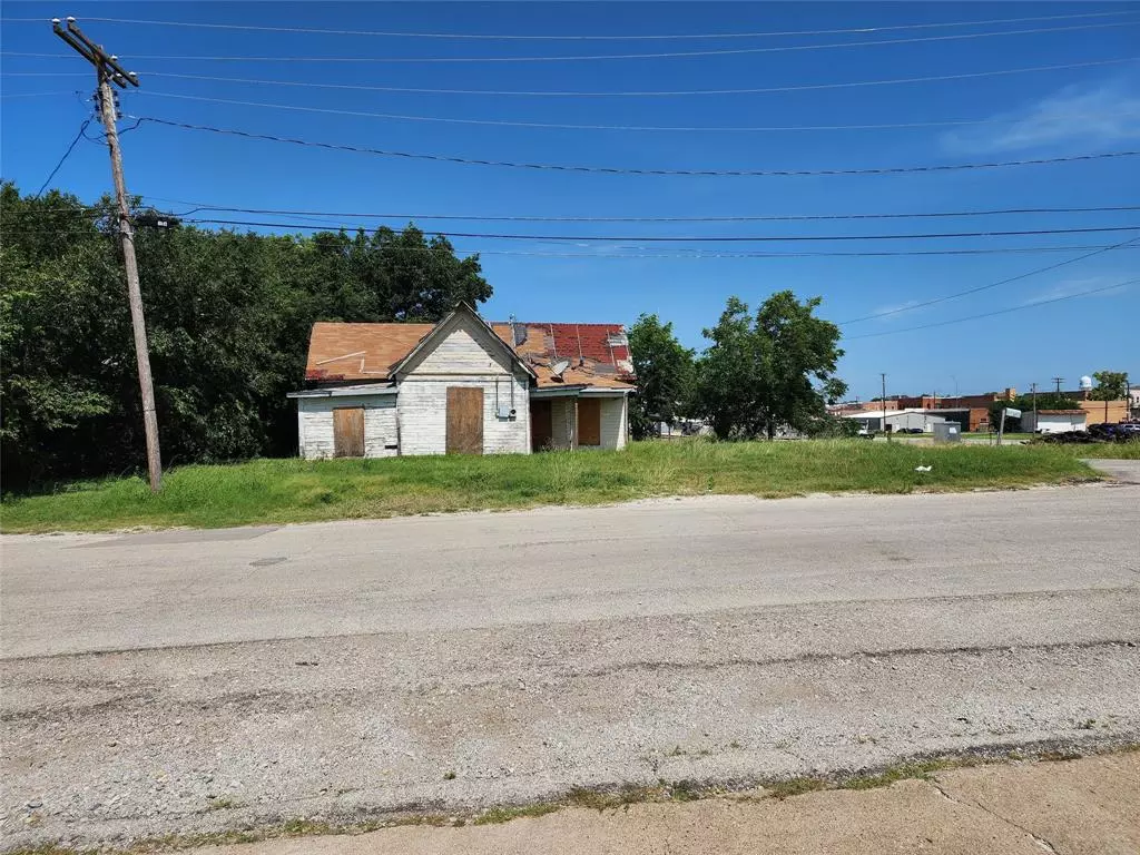 Bowie, TX 76230,108 Decatur Street
