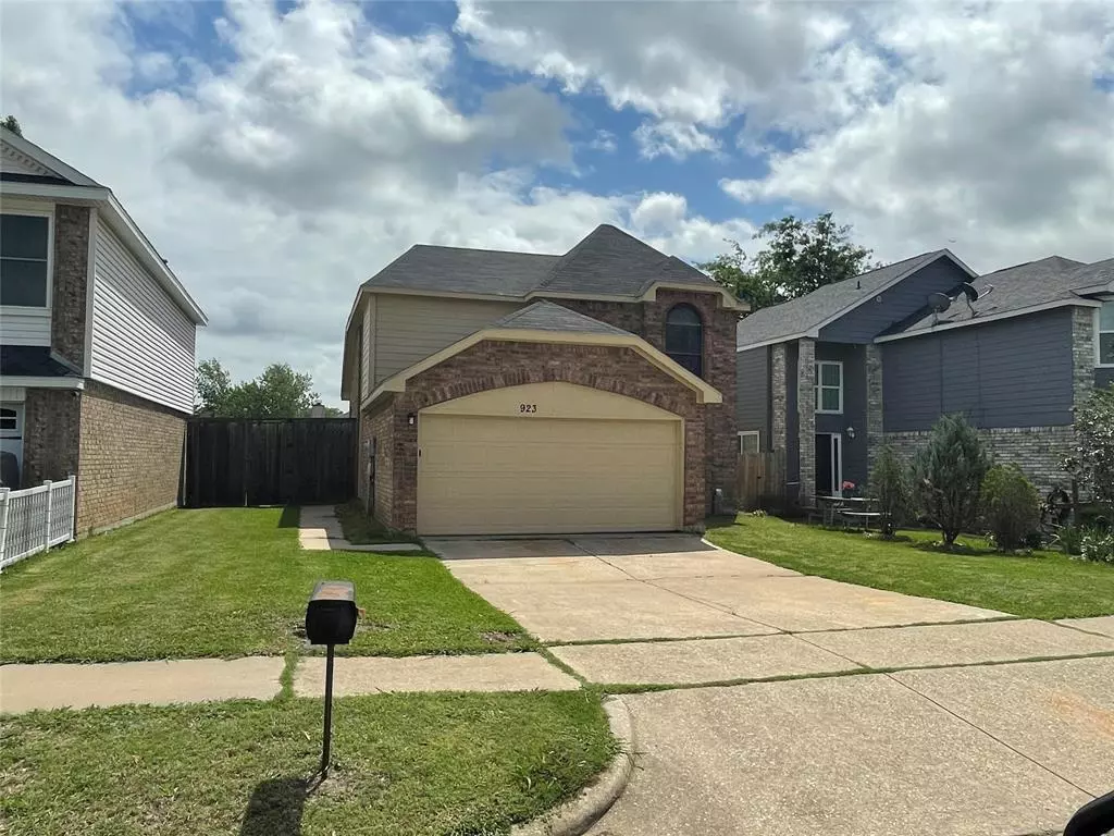 Lewisville, TX 75067,923 Azalia Drive
