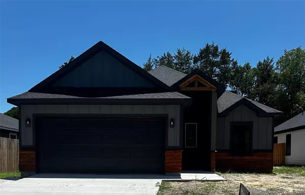 Whitewright, TX 75491,203 W Elm Street