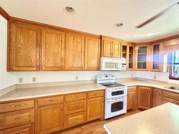 Gainesville, TX 76240,665 CR 405