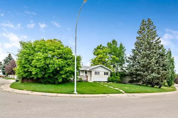 Calgary, AB T3B 2L5,3403 73 ST NW