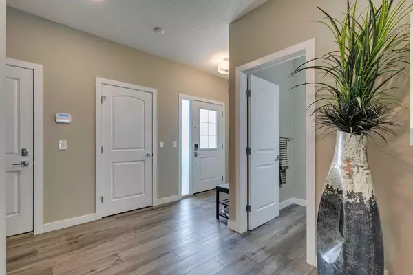 Calgary, AB T2X 4E6,153 Walgrove TER SE