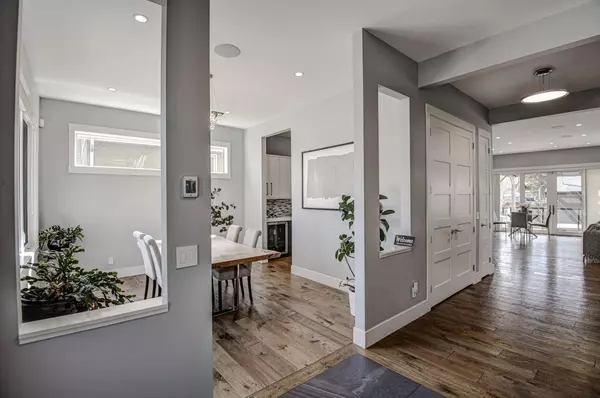 Calgary, AB T2E 4K2,411 9 ST Northeast