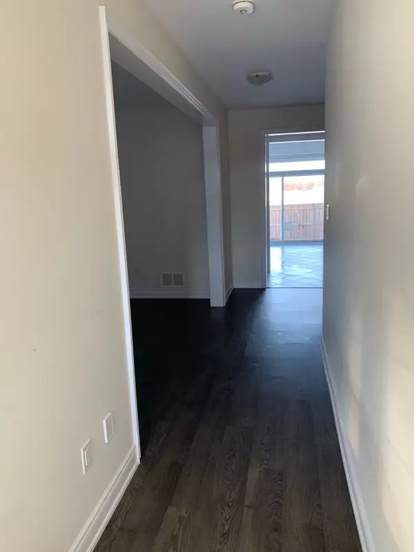 Niagara Falls, ON L2H 3R5,7681 Hackberry TRL #Upper