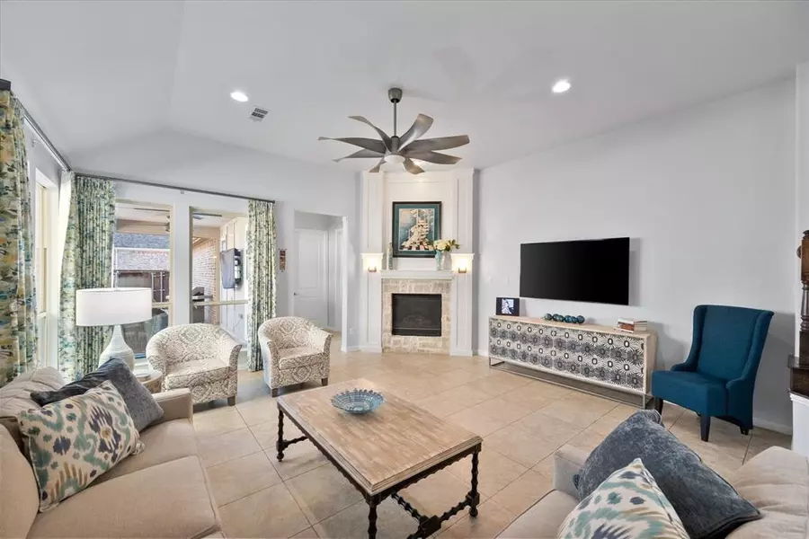 1003 Lone Ivory Trail, Arlington, TX 76005