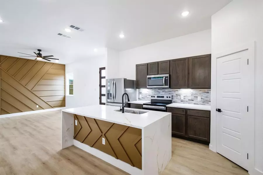 1928 Pueblo Street, Dallas, TX 75212