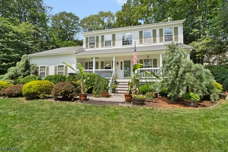 16 Windjammer Dr, Jefferson Twp., NJ 07849