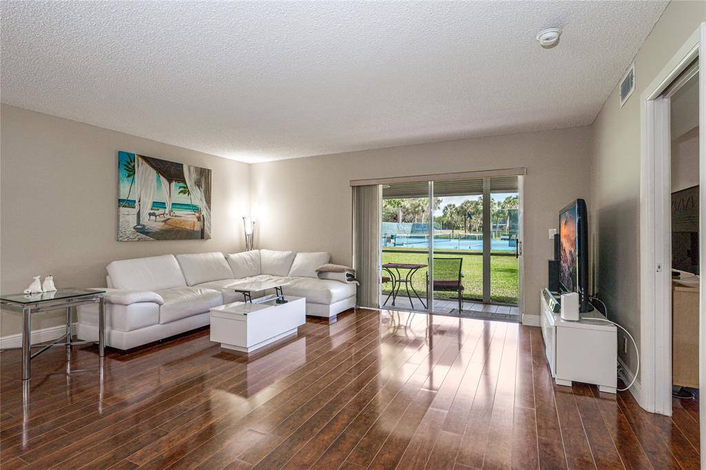 Pembroke Pines, FL 33025,150 S Hollybrook Ter #107