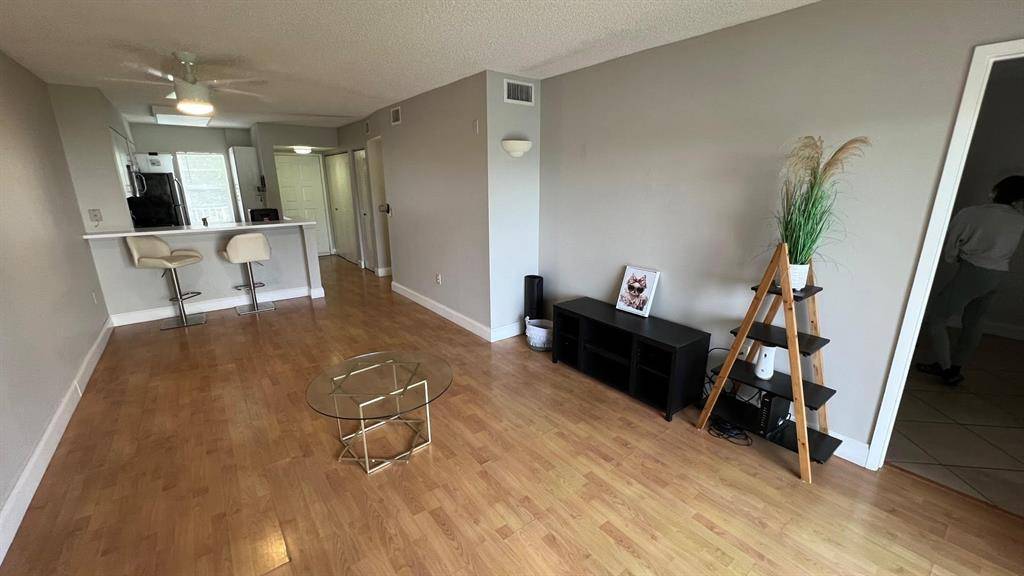 Pompano Beach, FL 33069,2236 N Cypress Bend Dr #403