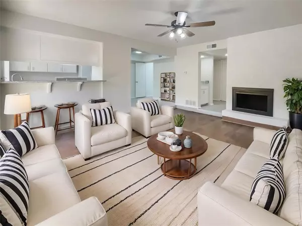 Grapevine, TX 76051,1985 Shorewood Drive