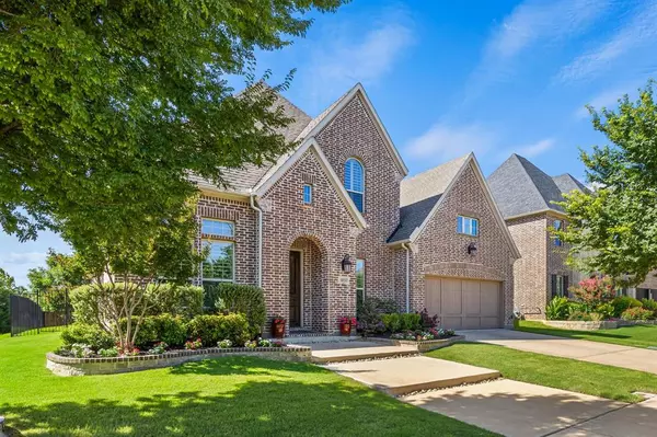 Roanoke, TX 76262,1052 W Bluff Way
