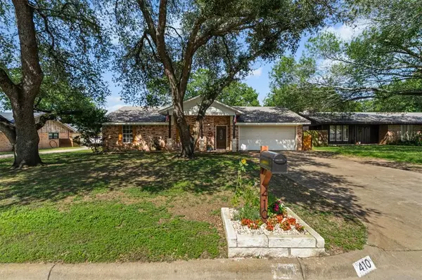 410 Sunset Drive, Cleburne, TX 76033