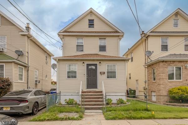 845 Mccandless Pl #1, Linden City, NJ 07036