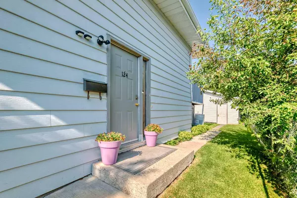 Calgary, AB T1Y 2C4,124 Pinehill RD NE
