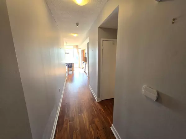 Toronto C01, ON M5V 3Z5,8 Telegram Mews #703