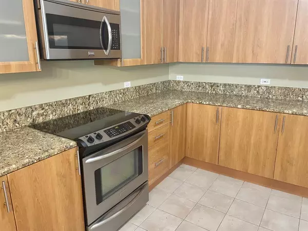 Wilton Manors, FL 33334,2617 NE 14th Ave #401