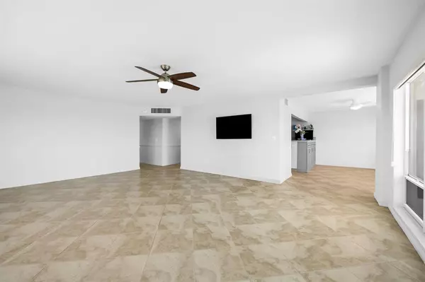 Pompano Beach, FL 33062,111 N Pompano Beach Blvd #914