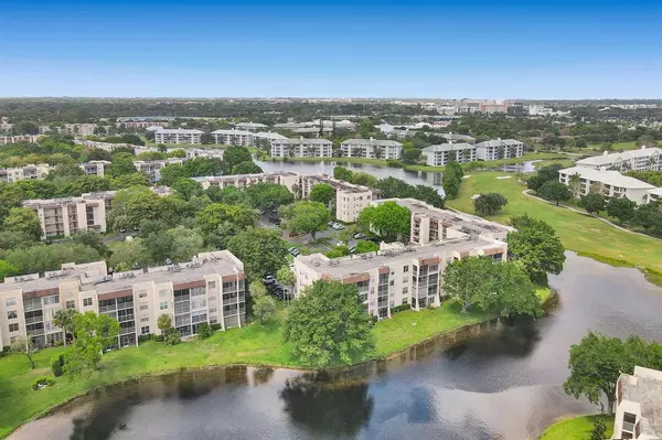Davie, FL 33324,9230 Lagoon Pl #406