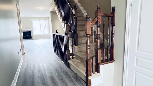 Kanata, ON K2T 0B7,945 Fletcher CIR