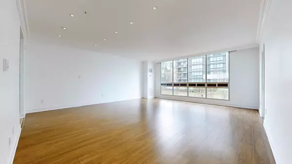 Oakville, ON L6L 5L6,2185 Marine DR #107