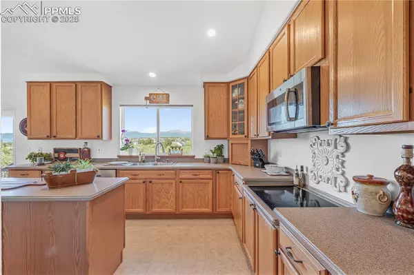 Colorado Springs, CO 80922,5360 War Paint PL