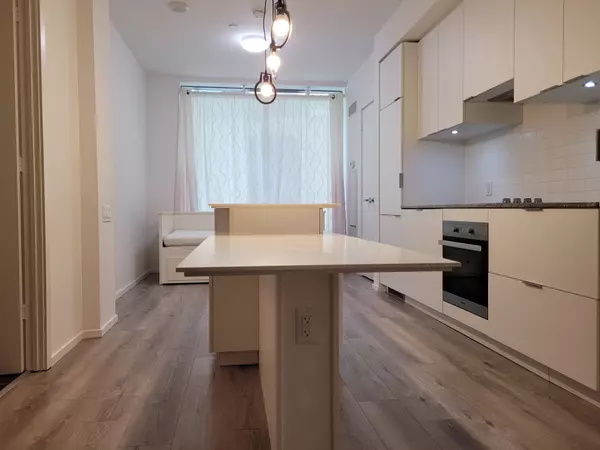 Toronto C01, ON M4Y 0B6,5 St. Joseph ST #204