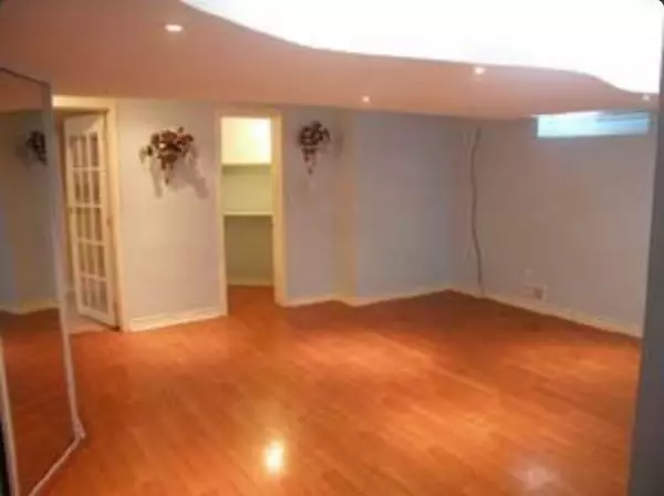 Markham, ON L6B 1M2,5 Peony ST